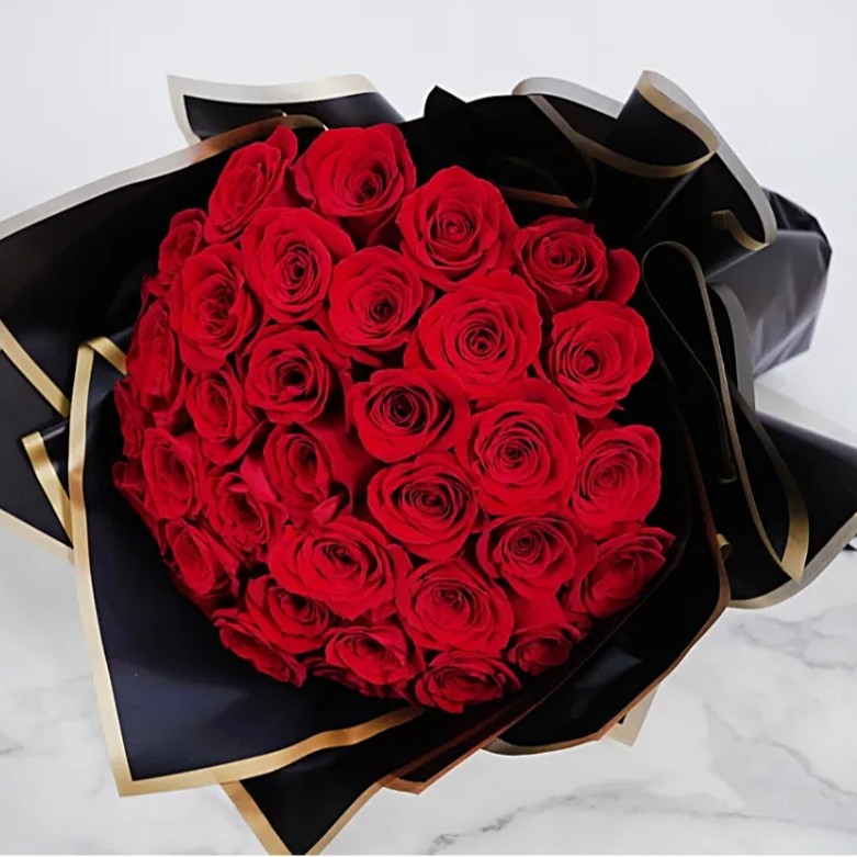 Luxurious red rose floral arrangement in Las Vegas, Henderson, and Summerlin, perfect for expressing love, romance, or Valentine’s Day sentiments. Hand-arranged by professional florists, featuring long-stemmed red roses, lush greenery, and elegant accents for a passionate, romantic look. Ideal for anniversaries, proposals, weddings, or special romantic gestures, with same-day flower delivery available across all Las Vegas locations. Order online or by phone from a local floral shop specializing in romantic 