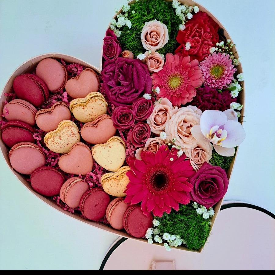 Macarons & Blooms – Same Day Flower Delivery Las Vegas & Henderson/  Envelove Beyond Gifts™